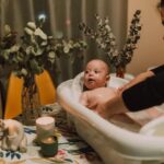 Dziecko w kąpieli